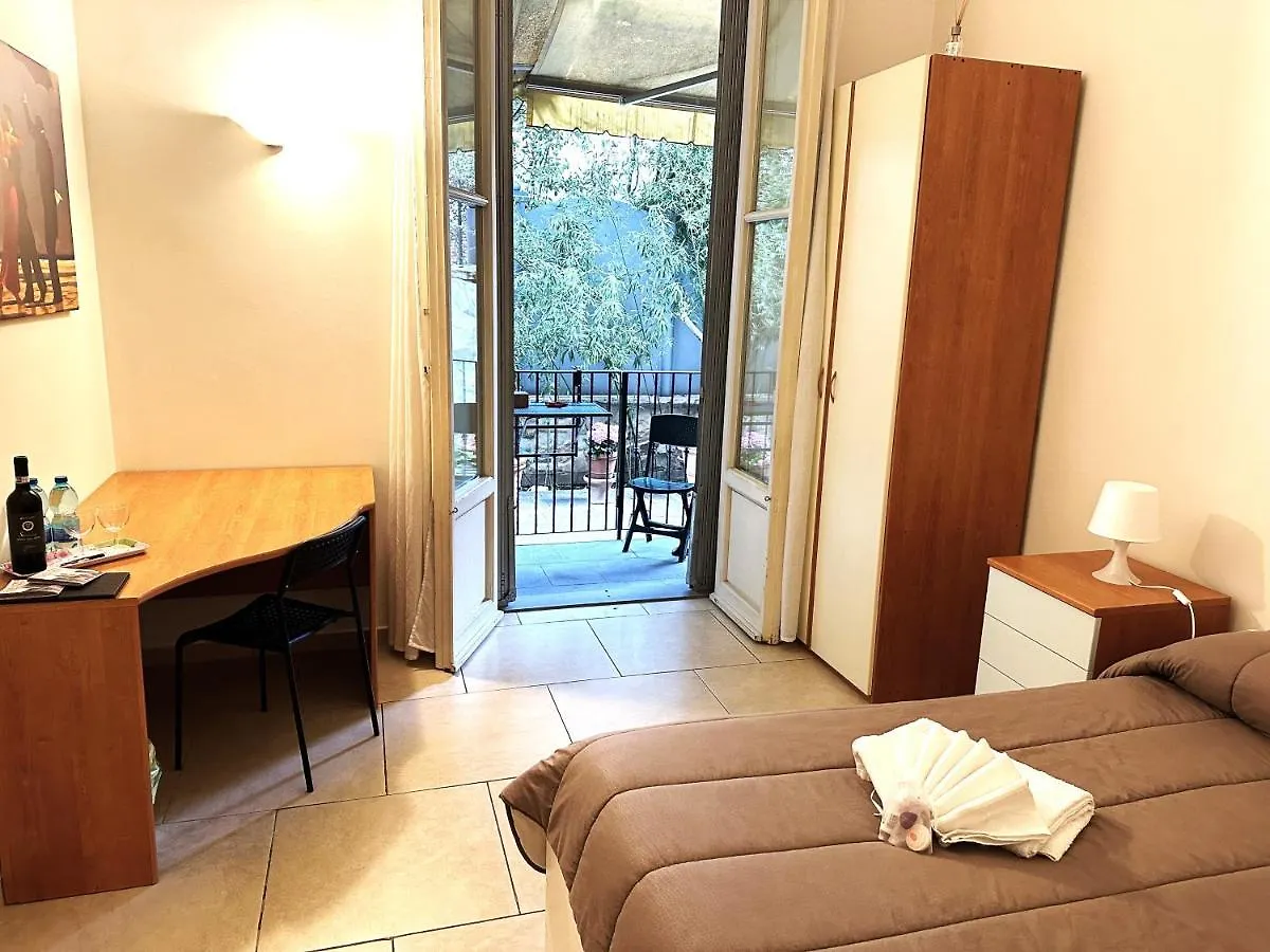 Guest house Camera Doppia - Low Cost Con Bagno Privato Hotel Florence